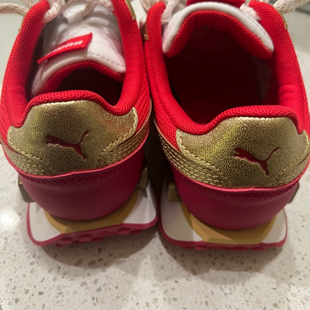 Brand New Never Worn Girl’s Puma Sneakers